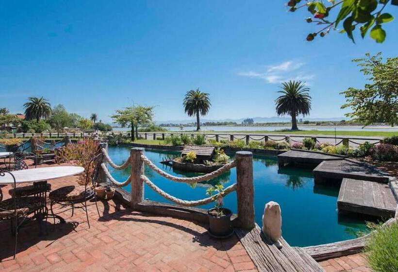 Отель Grand Arden Monaco Nelson