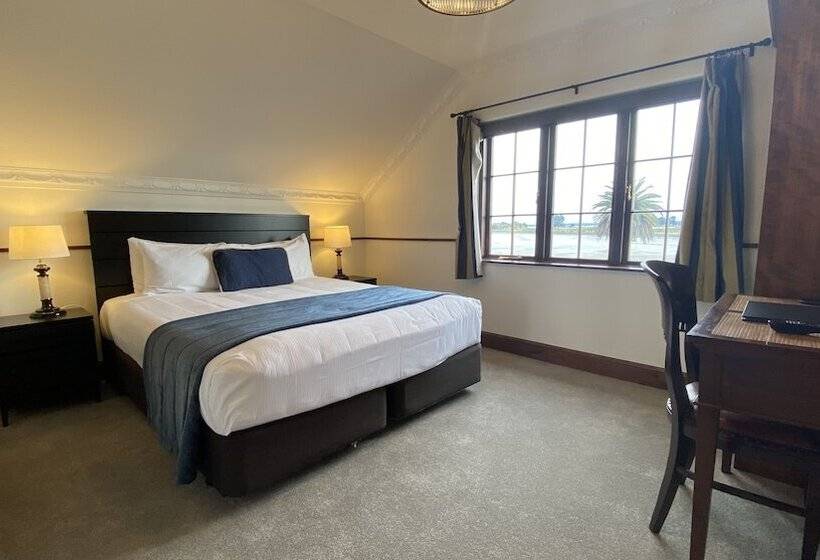 Отель Grand Arden Monaco Nelson