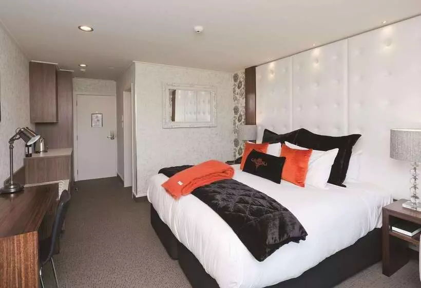 Отель Croydon Lodge