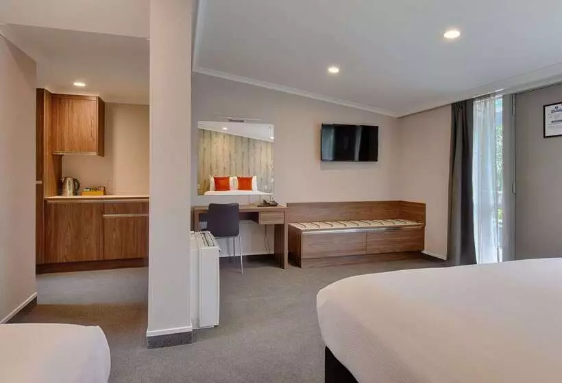 Отель Croydon Lodge