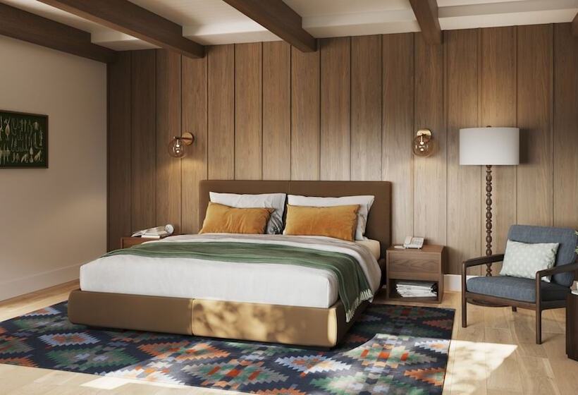 בית מלון כפרי Historic Rocky Waters Inn, A Small Luxury