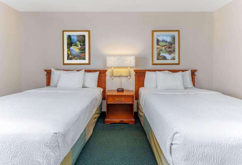 Отель La Quinta By Wyndham Chicago Gurnee