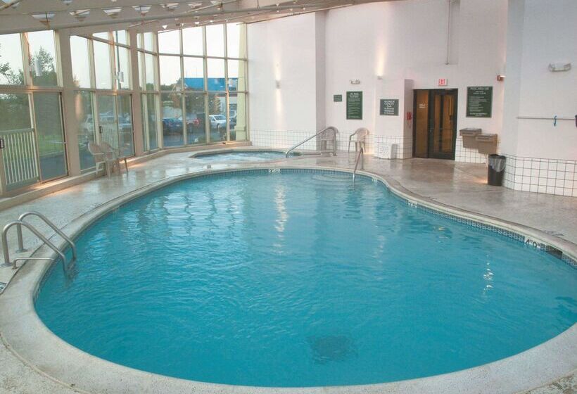 Отель La Quinta By Wyndham Chicago Gurnee