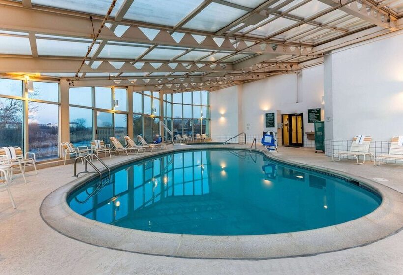 Отель La Quinta By Wyndham Chicago Gurnee