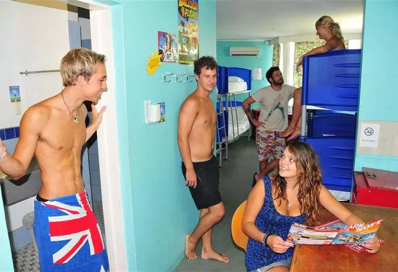 호텔 Nomads Esplanade backpackers hostel