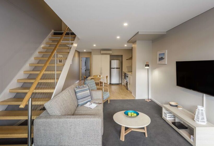 בית מלון כפרי Oaks Nelson Bay Lure Suites