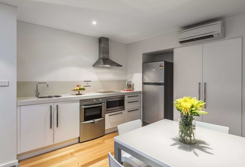 בית מלון כפרי Oaks Nelson Bay Lure Suites