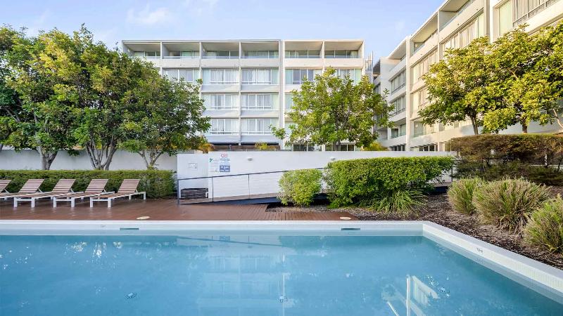 בית מלון כפרי Oaks Nelson Bay Lure Suites