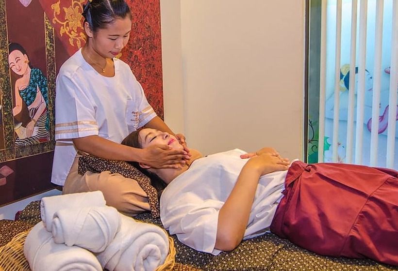 בית מלון כפרי Raming Lodge