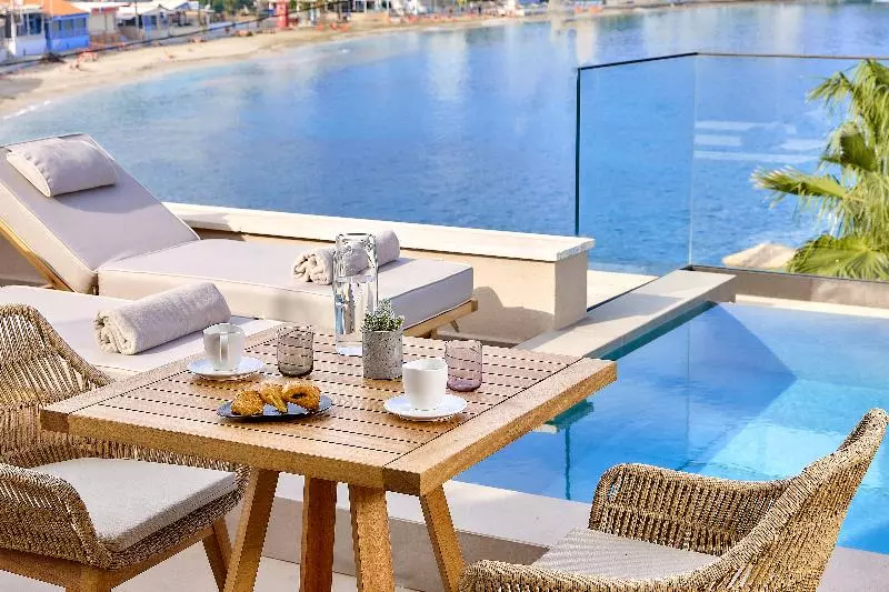 Hotelli Castello Infinity Suites   Adults Only