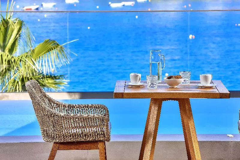 Hotelli Castello Infinity Suites   Adults Only