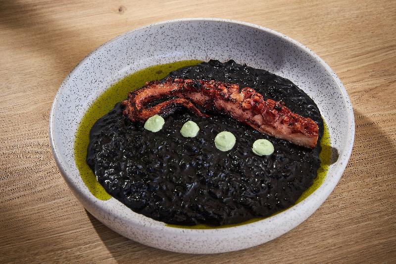 בית מלון כפרי Castello Infinity Suites   Adults Only