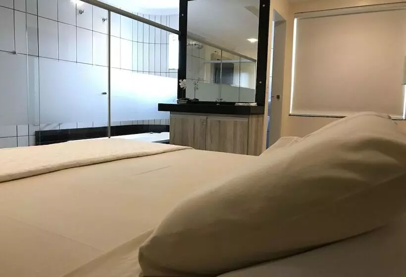 Aki Hotel E Restaurante