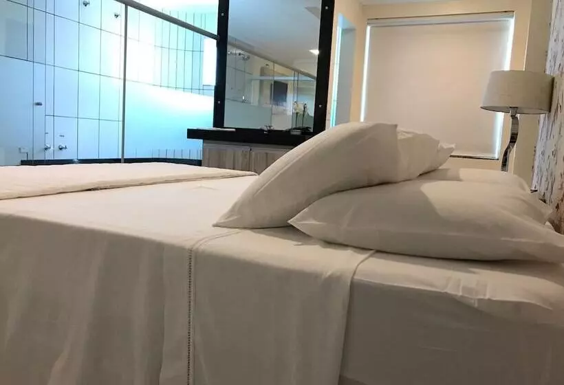 Aki Hotel E Restaurante