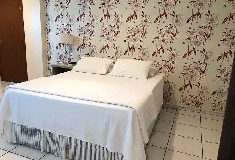 Aki Hotel E Restaurante