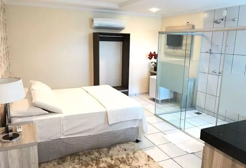 Aki Hotel E Restaurante