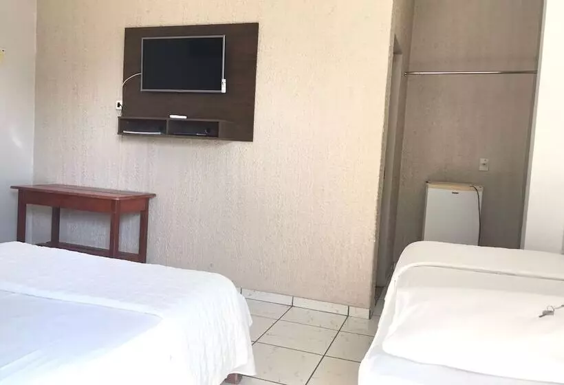 Aki Hotel E Restaurante