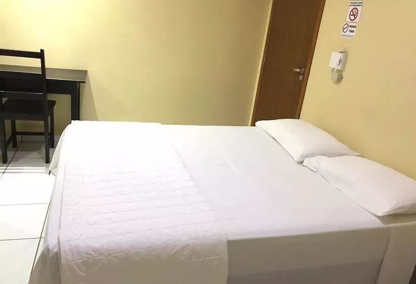 Aki Hotel E Restaurante