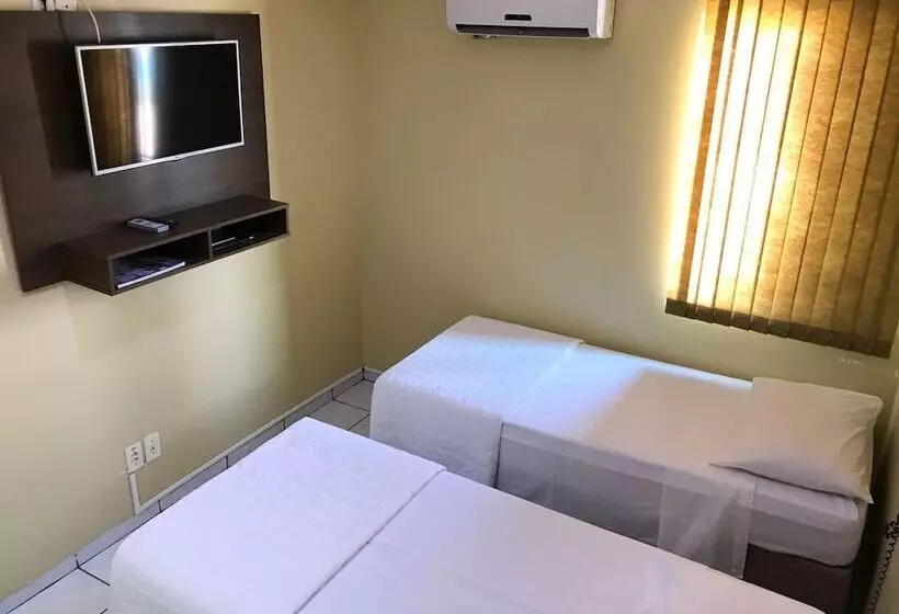 Aki Hotel E Restaurante