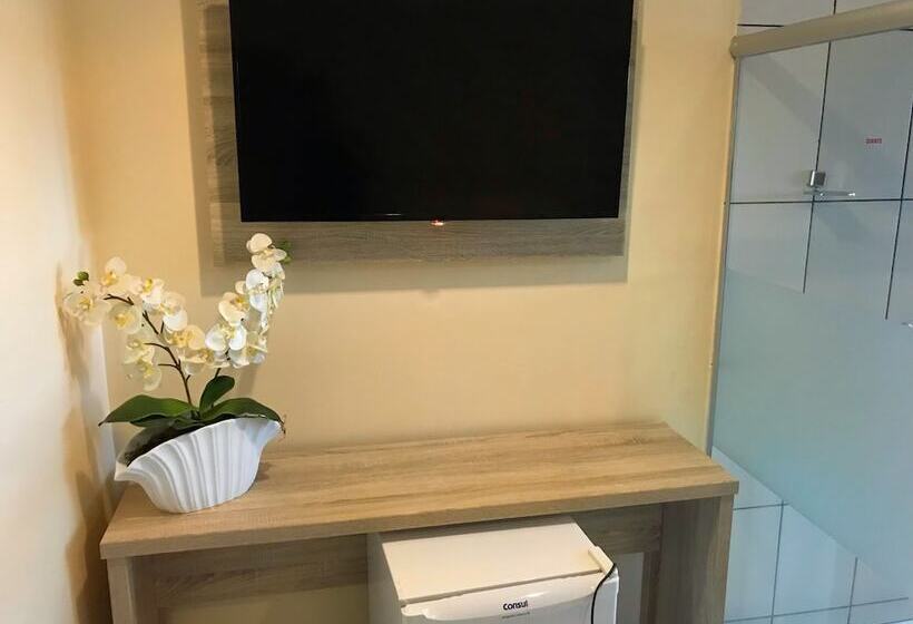 Aki Hotel E Restaurante