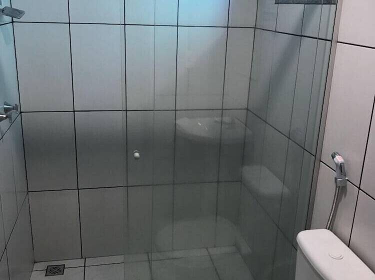 Aki Hotel E Restaurante