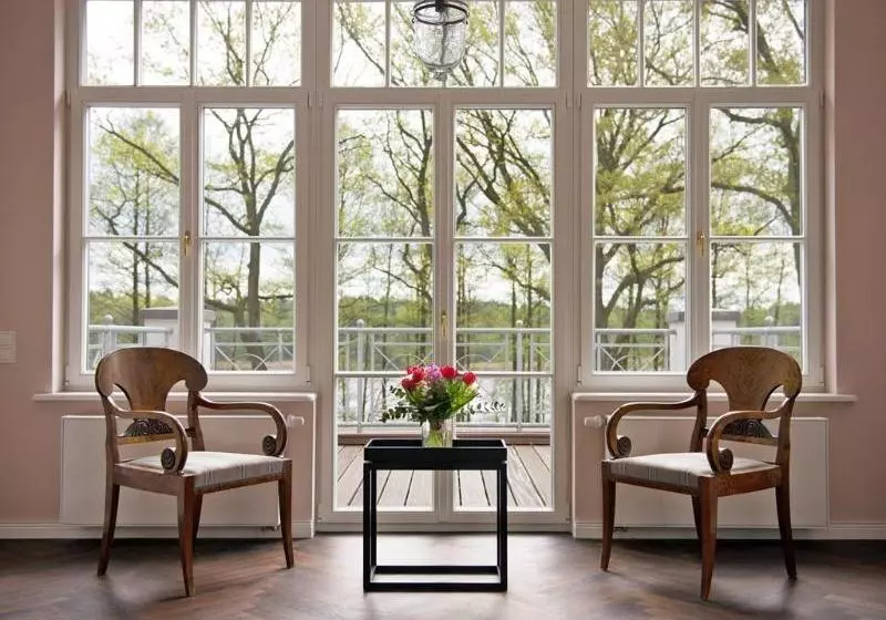 ホテル Herrenhaus Röddelin