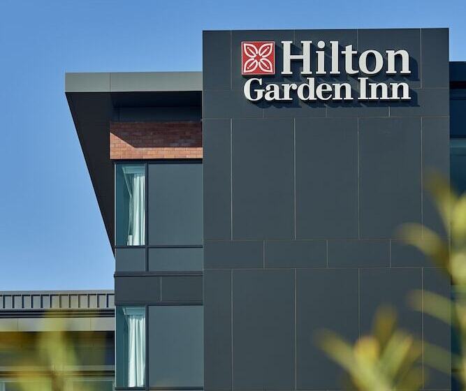 Отель Hilton Garden Inn Albany