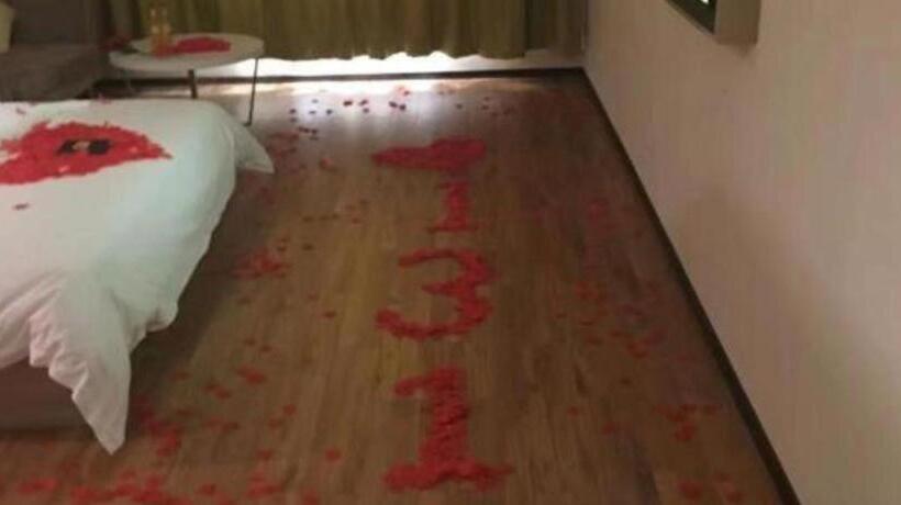 Iu Hotel Chengdu Jianyang Xiongzhou Plaza