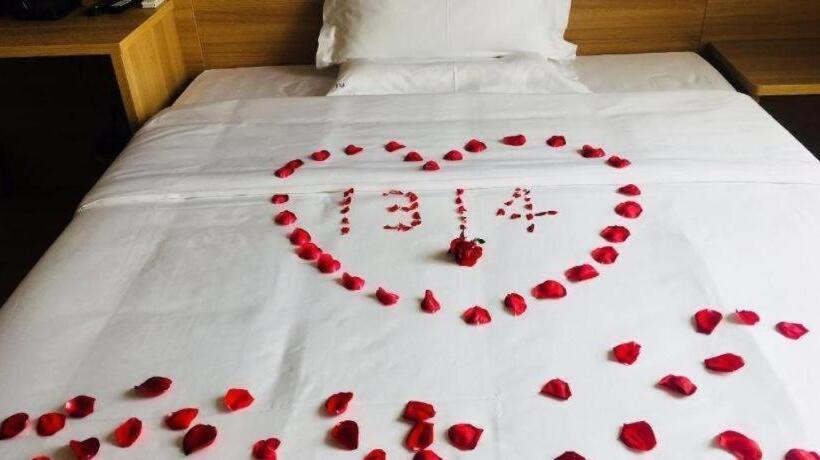 Iu Hotel Chengdu Jianyang Xiongzhou Plaza