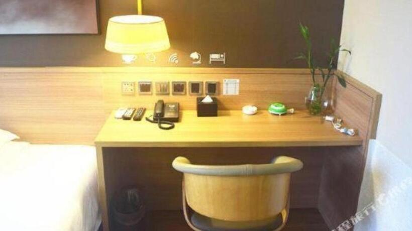 Iu Hotel Chengdu Jianyang Xiongzhou Plaza