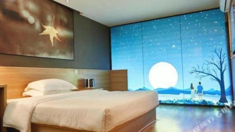 Iu Hotel Chengdu Jianyang Xiongzhou Plaza