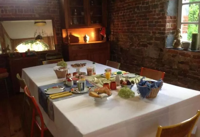 Hotelli Maison D'eclaibes