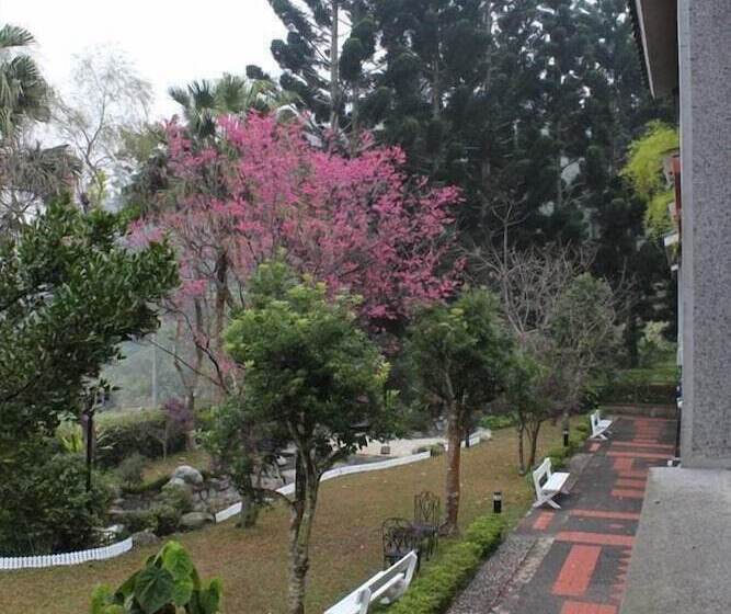 هتل Red Brick Villas