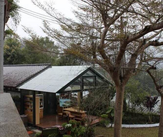 هتل Red Brick Villas