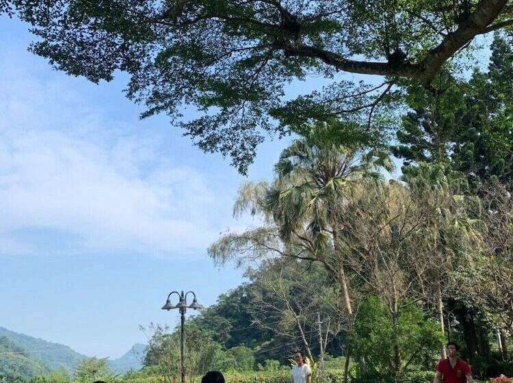 هتل Red Brick Villas