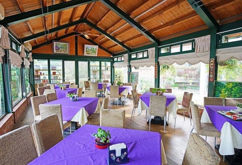 هتل Red Brick Villas