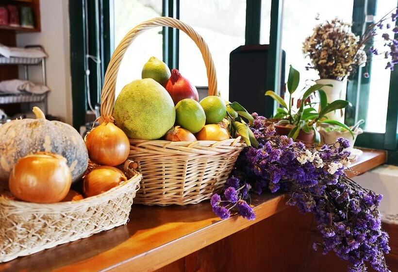 هتل Red Brick Villas