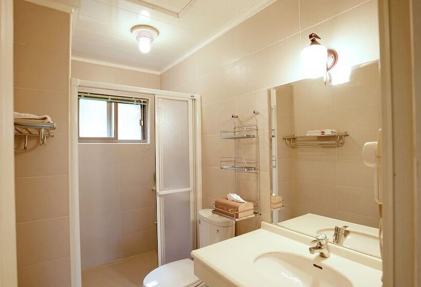 هتل Red Brick Villas