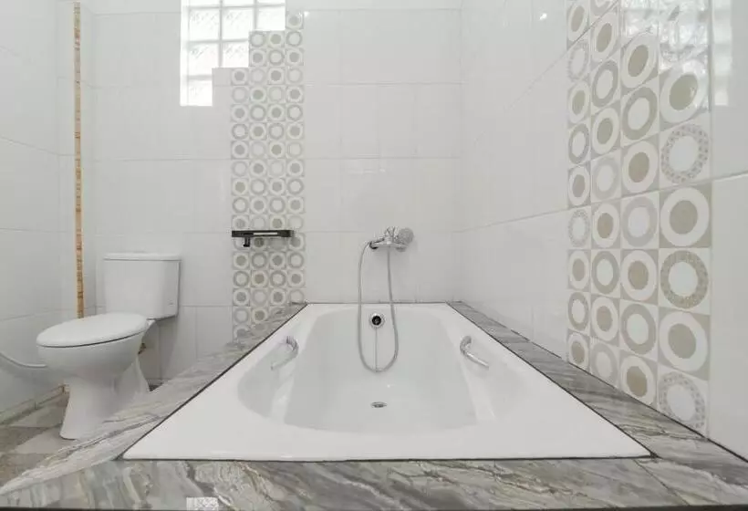 ホテル Reddoorz Syariah Plus @ Perintis Guesthouse Tasikmalaya