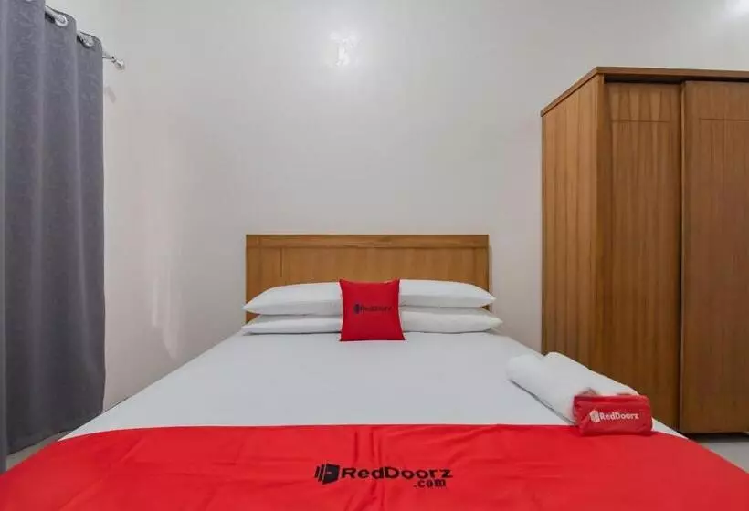 ホテル Reddoorz Syariah Plus @ Perintis Guesthouse Tasikmalaya