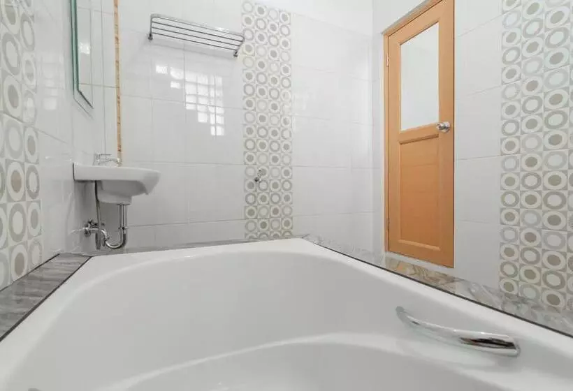 ホテル Reddoorz Syariah Plus @ Perintis Guesthouse Tasikmalaya