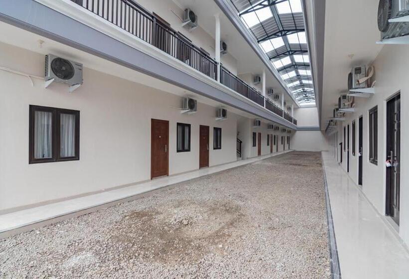 בית מלון כפרי Reddoorz Syariah Plus @ Perintis Guesthouse Tasikmalaya