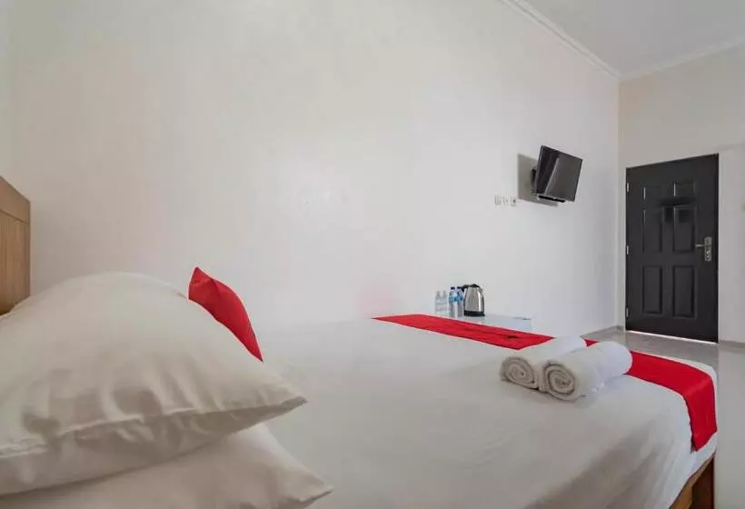 ホテル Reddoorz Syariah Plus @ Perintis Guesthouse Tasikmalaya
