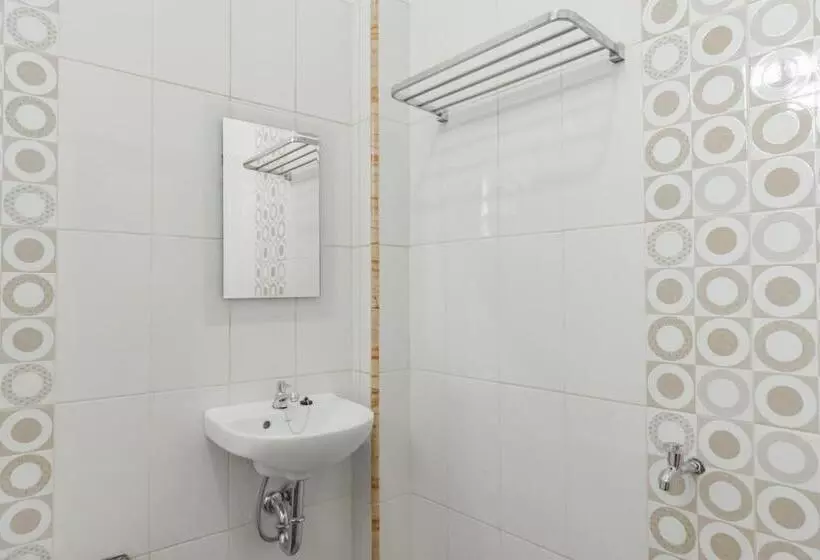 ホテル Reddoorz Syariah Plus @ Perintis Guesthouse Tasikmalaya