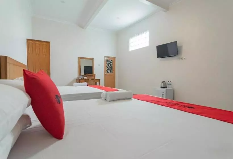 ホテル Reddoorz Syariah Plus @ Perintis Guesthouse Tasikmalaya