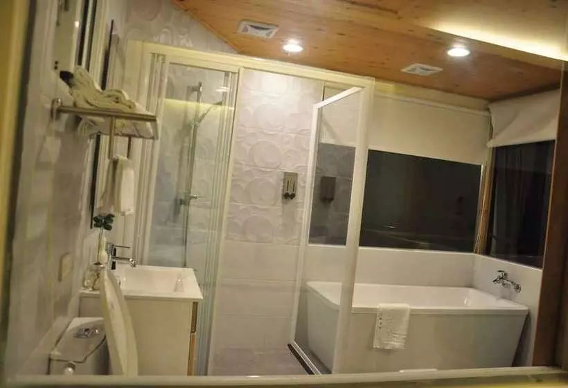 هتل Rensheng Resort