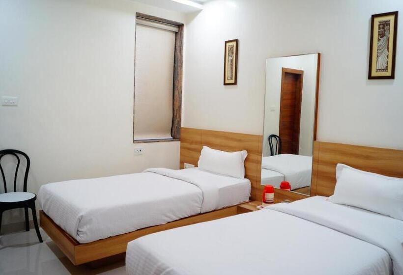 هتل Shree Shyam International