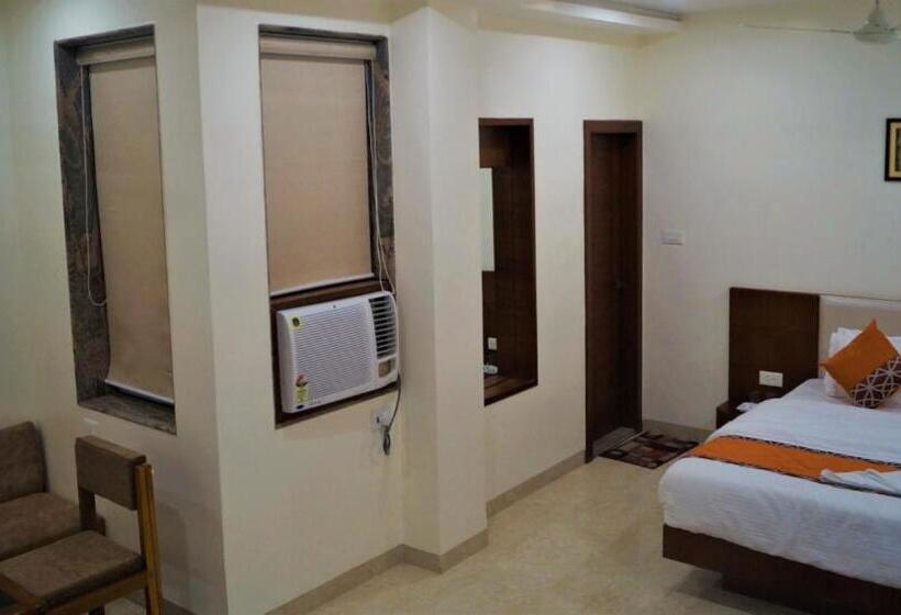 هتل Shree Shyam International