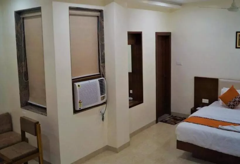 ホテル Shree Shyam International