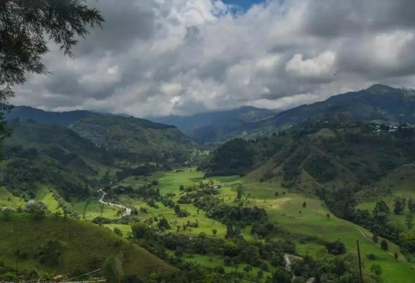 Retkeilymaja Hostal Rural La Montaña Alquiyapura